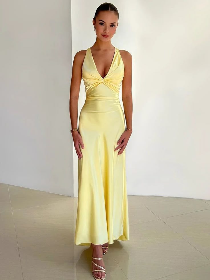 Rosalyn - Maxi Sukienka z Satyny z Dekoltem w Serek i Kokardą na Plecach