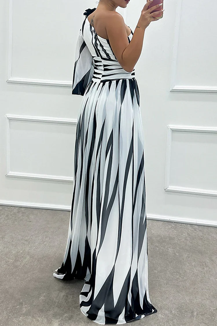 Chloe – Elegancka Maxi Sukienka w Paski z Jednym Ramiączkiem