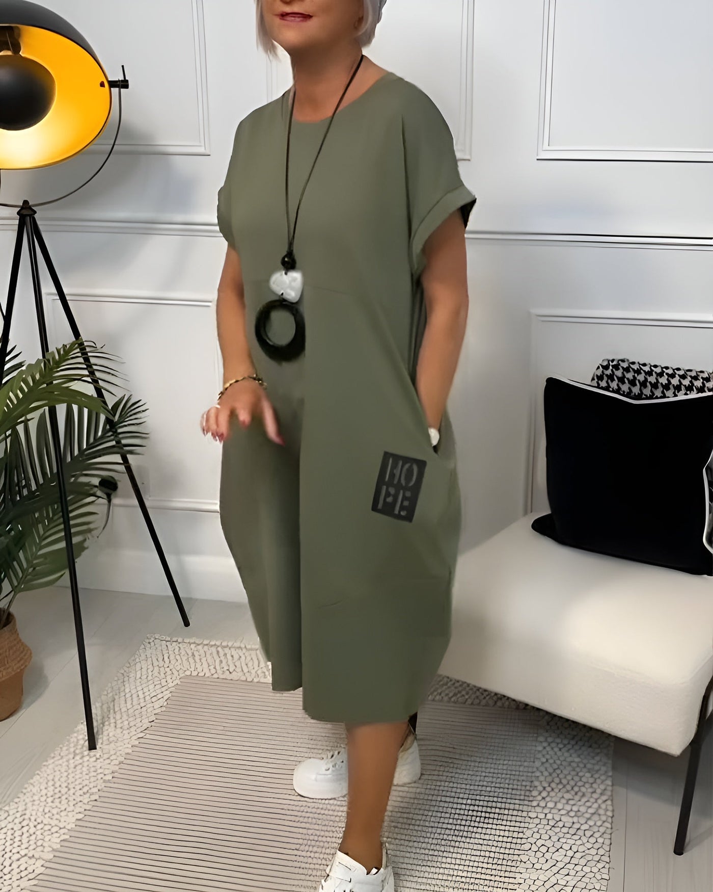 Cleo - Stylowa Sukienka z Krótkim Rękawem