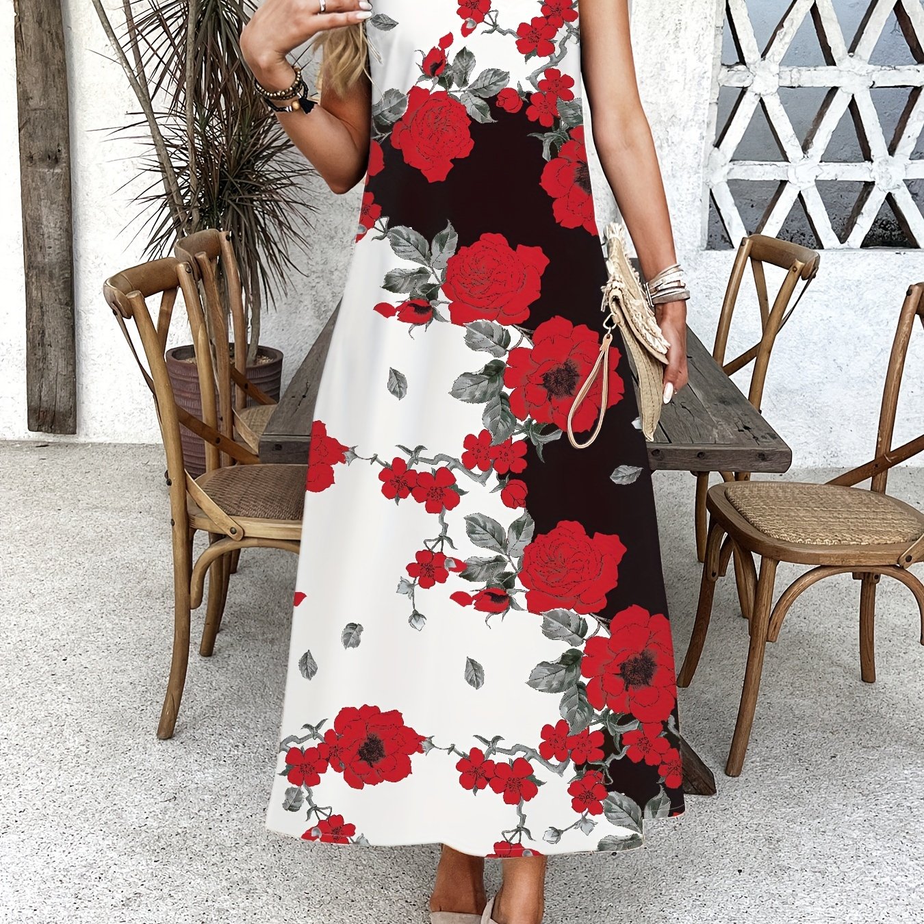 Indigo - Boho Chic Kwiatowa Sukienka Maxi z Dekoltem w Serek