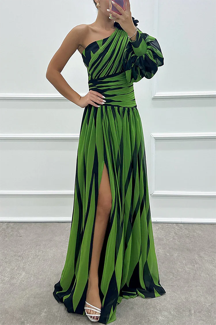 Chloe – Elegancka Maxi Sukienka w Paski z Jednym Ramiączkiem