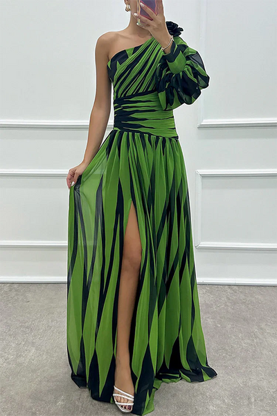 Chloe – Elegancka Maxi Sukienka w Paski z Jednym Ramiączkiem