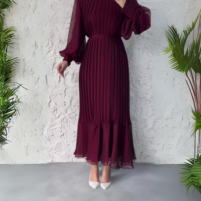 Cami - Elegancka Francuska Suknia Wieczorowa z Akcentami Siateczkowymi