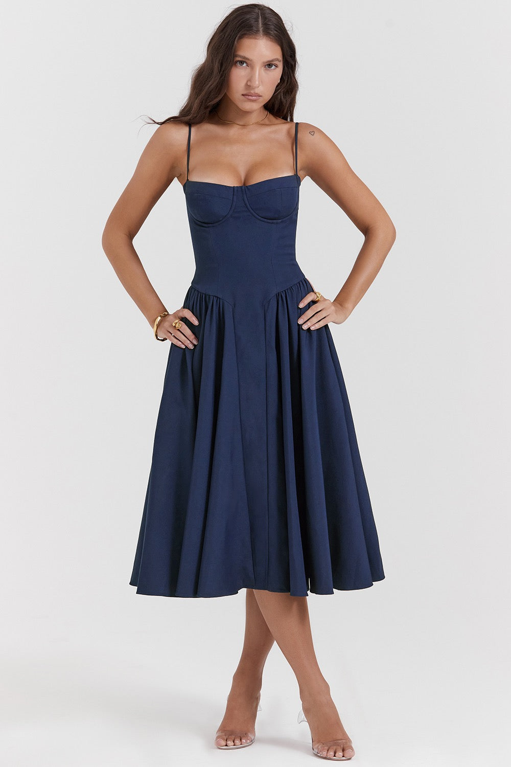 Phoebe - Vintage Sukienka Długa z Modnym Ramiączkiem