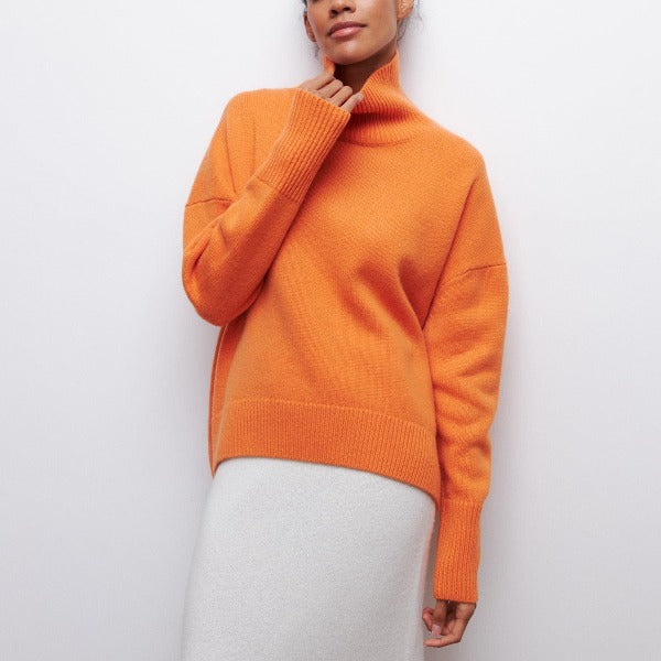 Avery™ - Sweter z wysokim kołnierzem